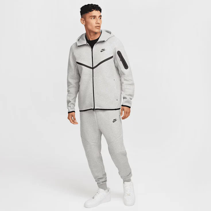 Nike - Ensemble Tech - Gris