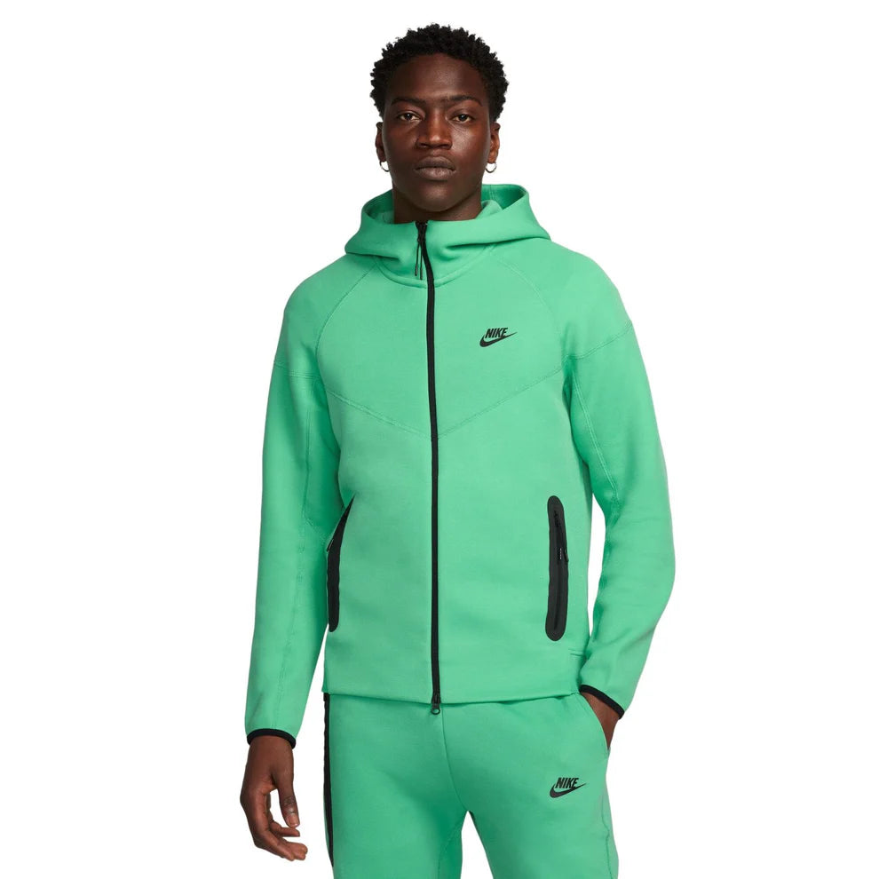 Nike - Ensemble Tech - Vert